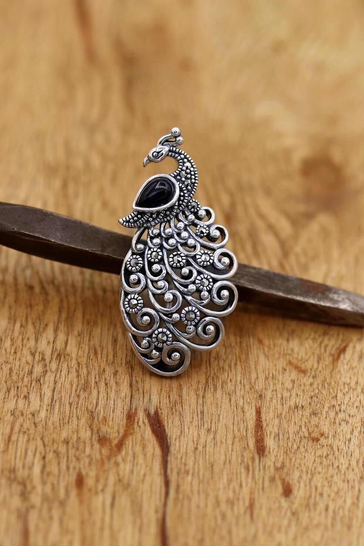 Tavus Kuşu Modeli Siyah Akik Taşlı Markazit Gümüş Broş 243