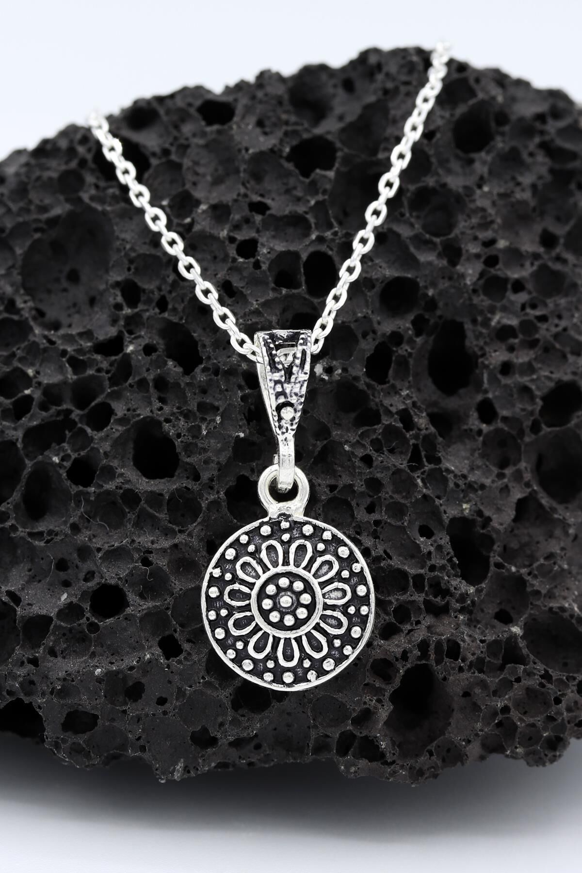 İşlemeli Mardin Hasırı Gümüş Kolye 001