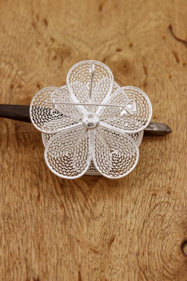 Papatya Modeli Telkari İşlemeli Gümüş Broş 218