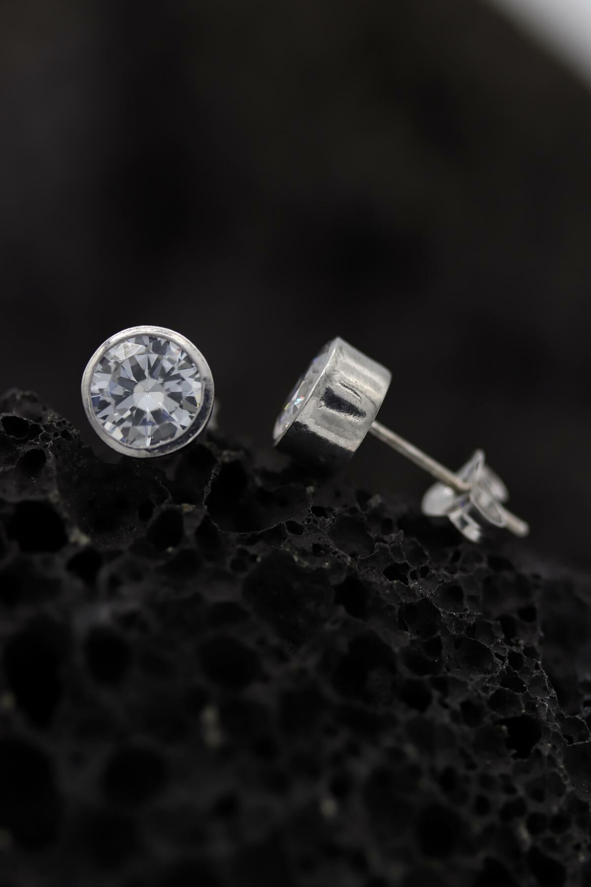 7 mm Zirkon Tek Taş Mini Gümüş Küpe 158