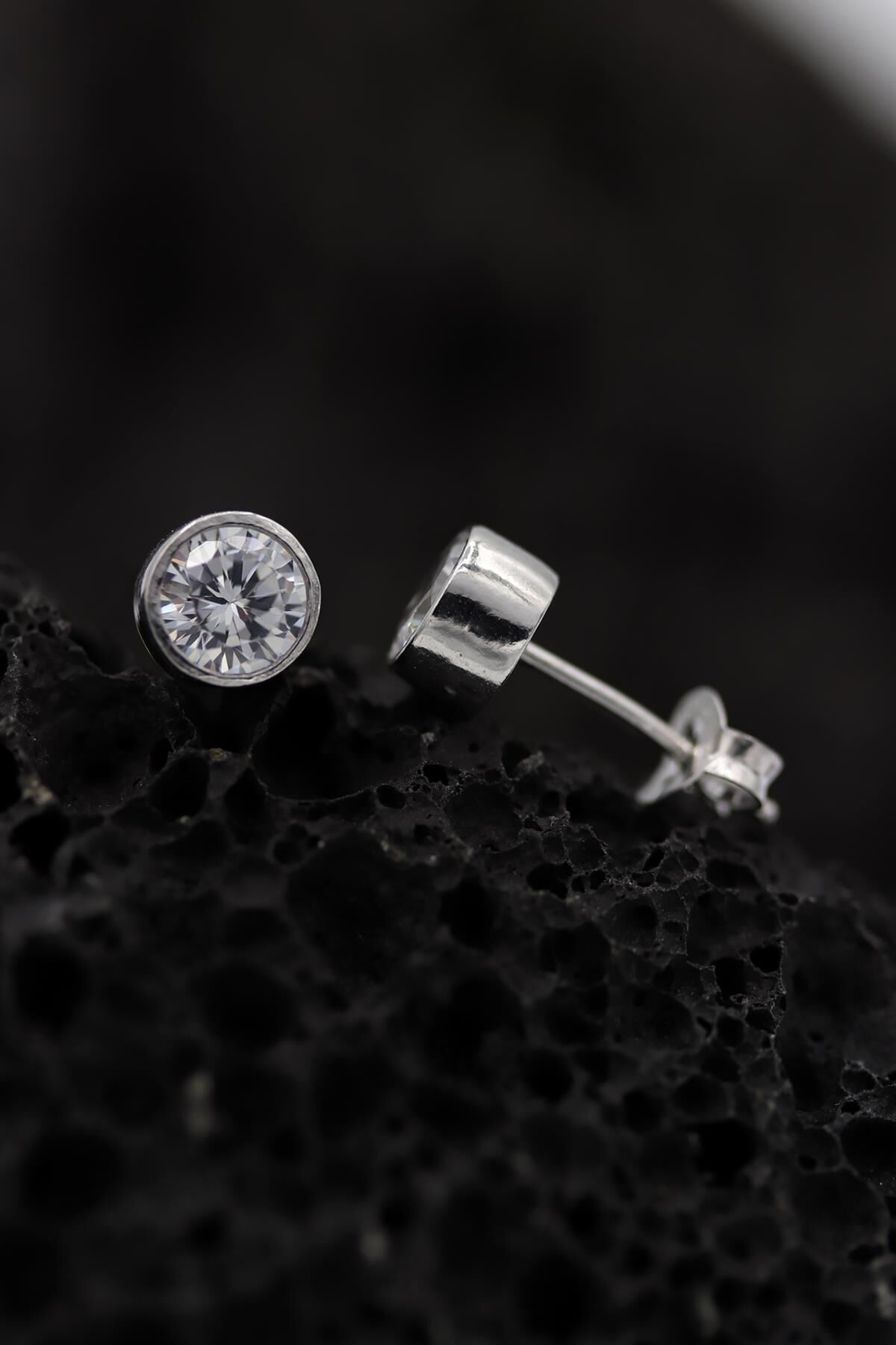 6 mm Zirkon Tek Taş Mini Gümüş Küpe 159
