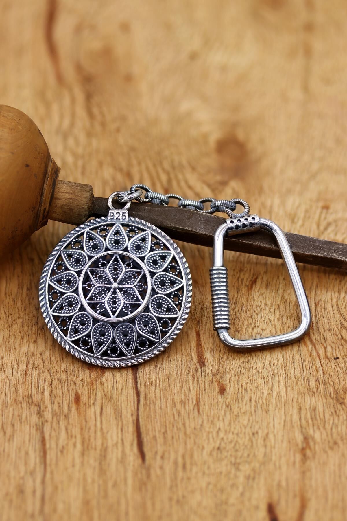 Telkari İşlemeli Gümüş Anahtarlık 051