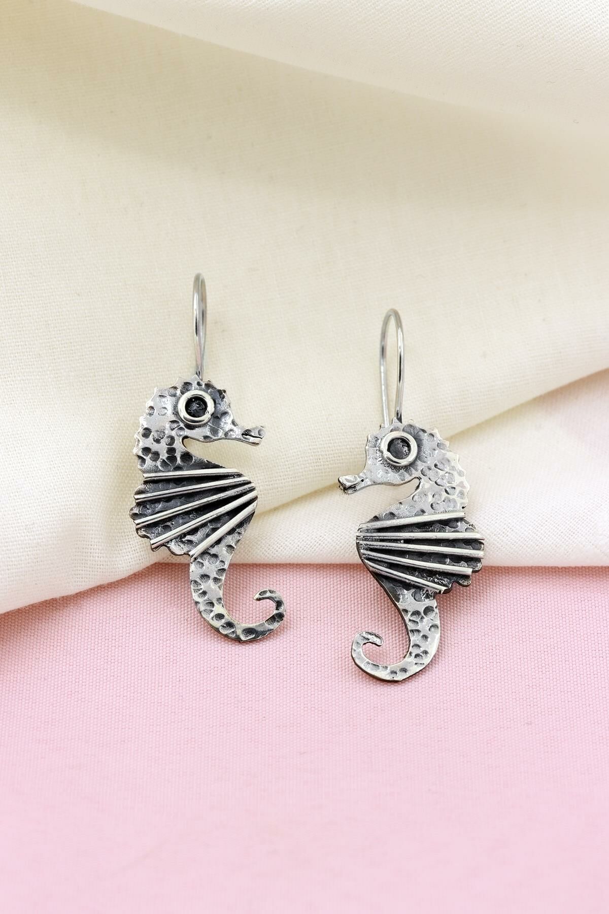 Deniz Atı Modeli Otantik Gümüş Küpe 001