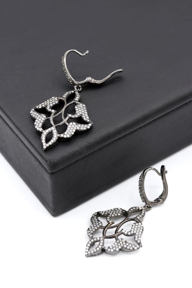 Beyaz Zirkon Taşlı Gümüş Küpe 012