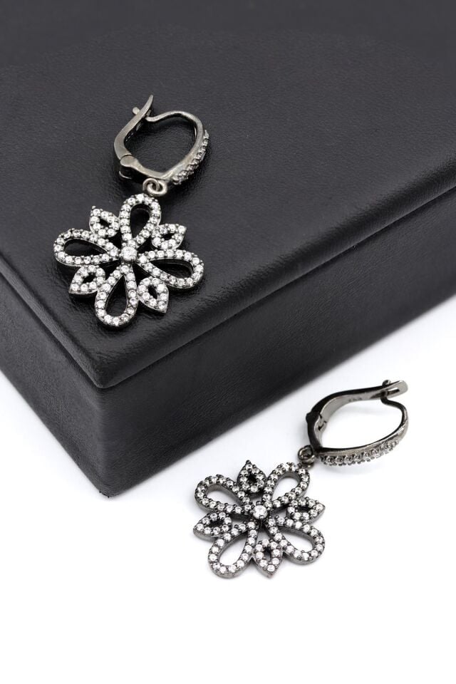 Beyaz Zirkon Taşlı Gümüş Küpe 013