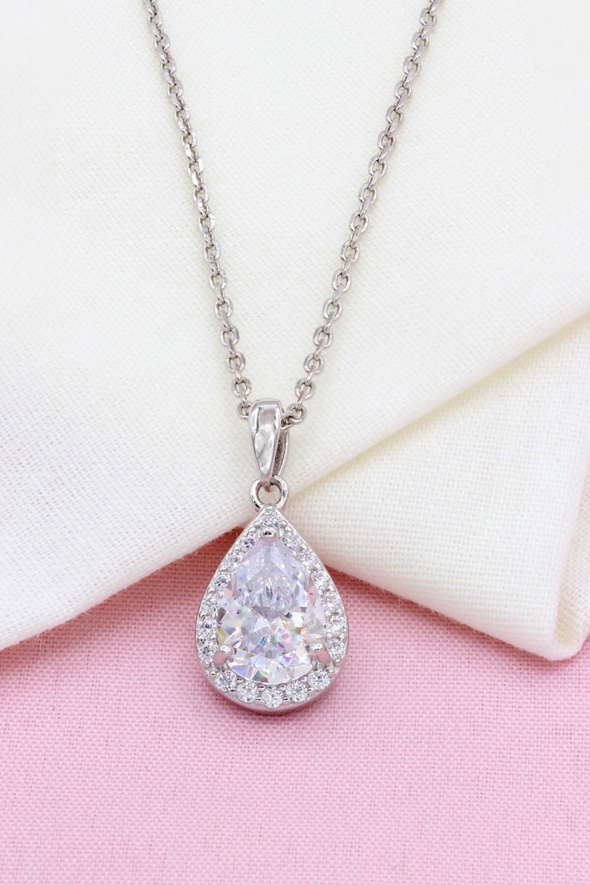 Beyaz Zirkon Taşlı Damla Modeli Gümüş Kolye 274