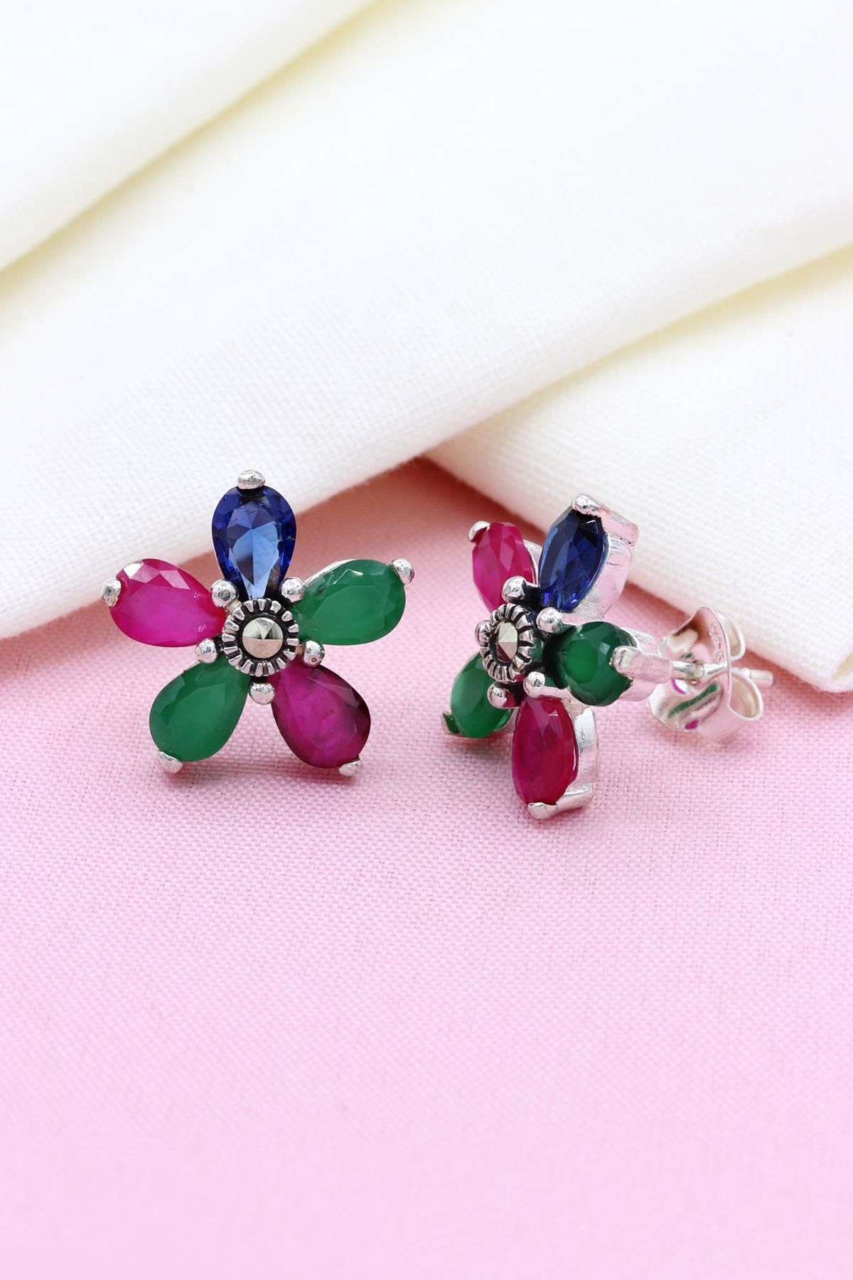 Yıldız Modeli Renkli Taşlı Markazit Gümüş Küpe 113