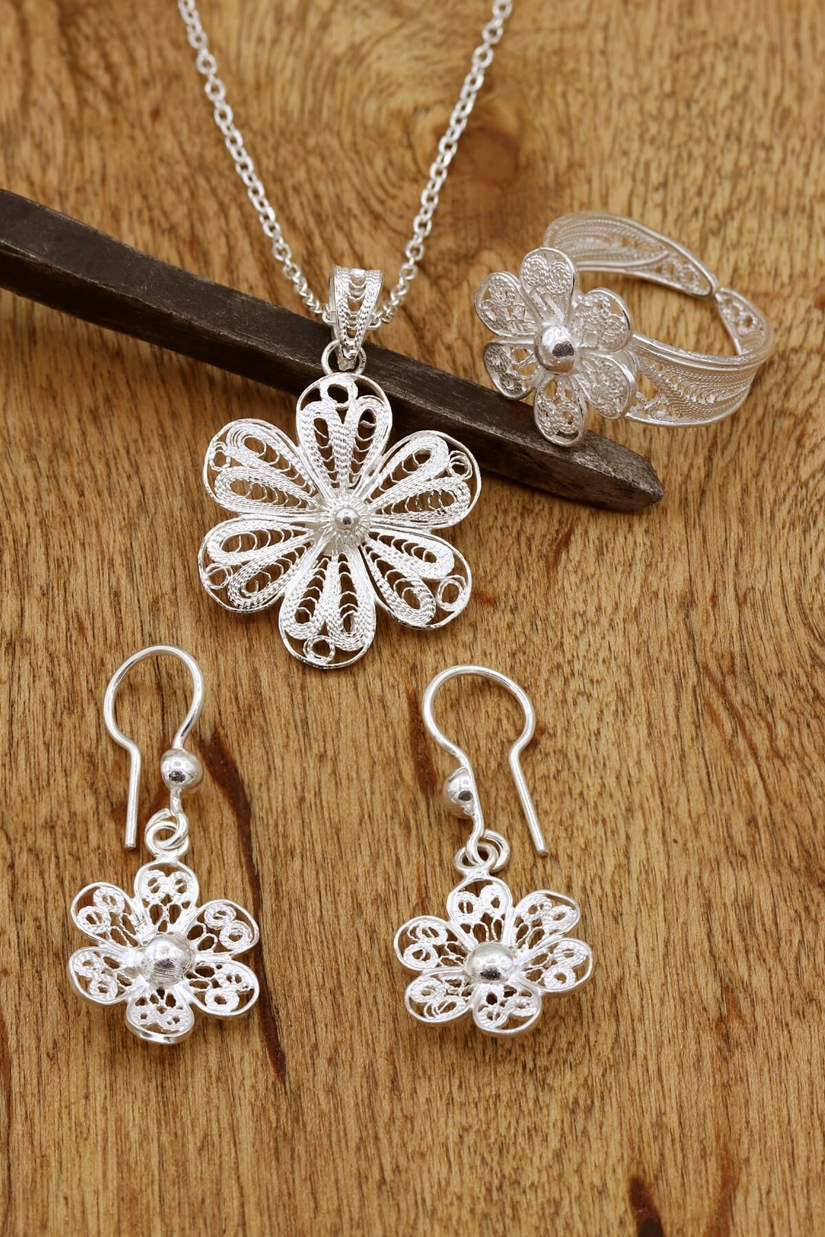 Papatya Modeli Telkari İşlemeli Gümüş Set 221